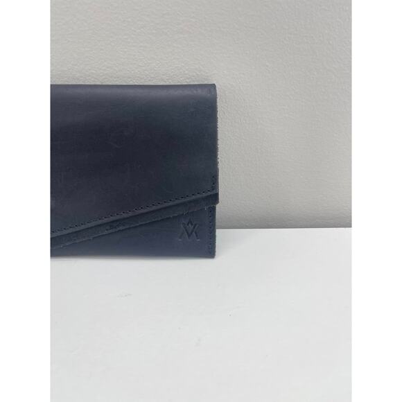 Elevate Mini Wallet in Black - Picture 3 of 6